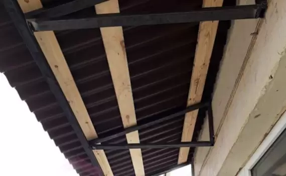 Опорно-стоечная крыша на балкон Опорно-стоечная крыша на балкон
